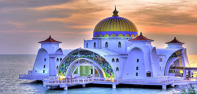 straight-mosque-malacca